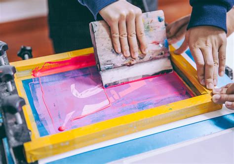 what is silkscreen in art and how does it influence the development of digital art?